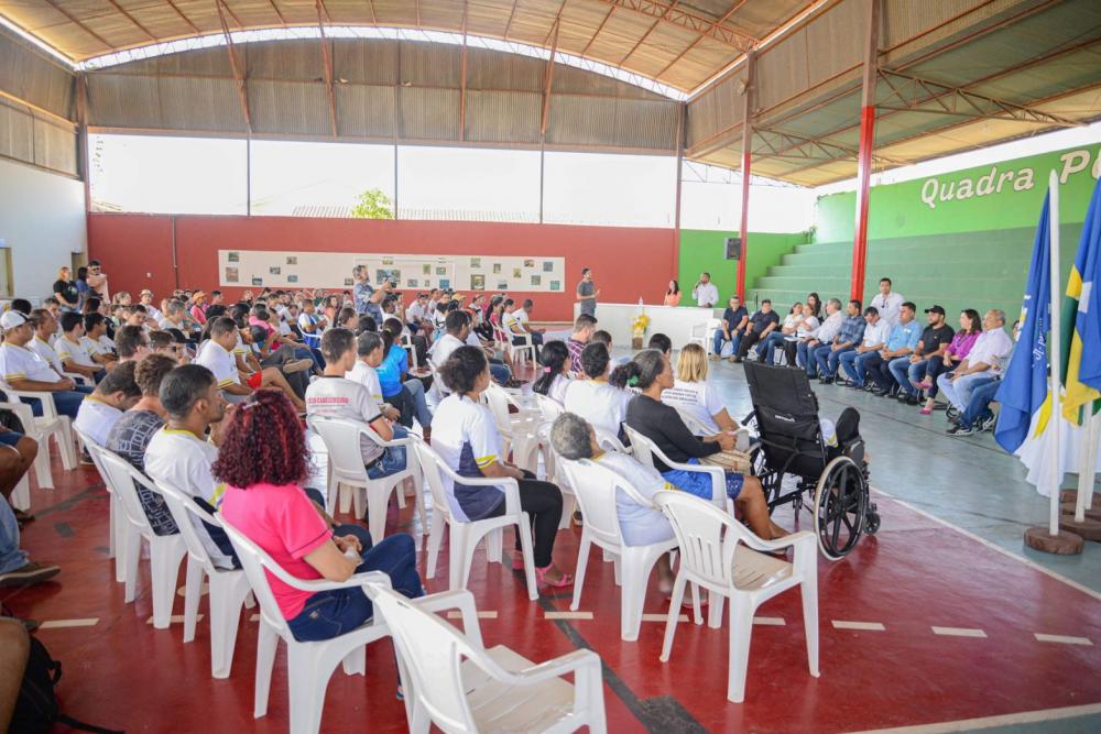 APAE recebe ônibus escolar e notebooks para impulsionar a Educação Especializada em Ji-Paraná/RO!