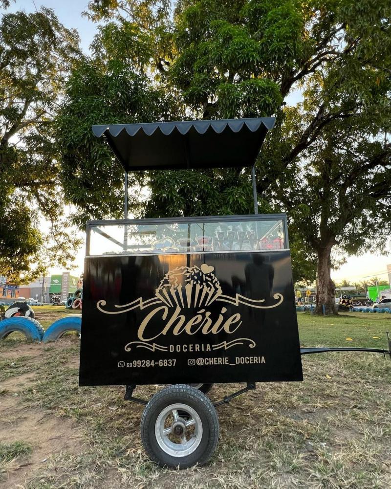 A doce jornada da Chérie Doceria: do carrinho de doces ao trailer dos sonhos!!