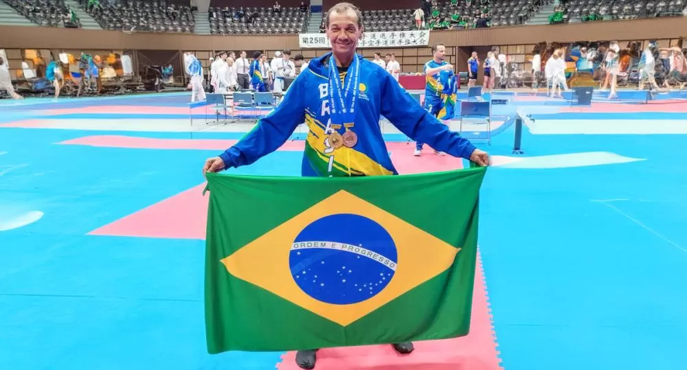 Jiparanaense conquista título mundial de karatê no Japão