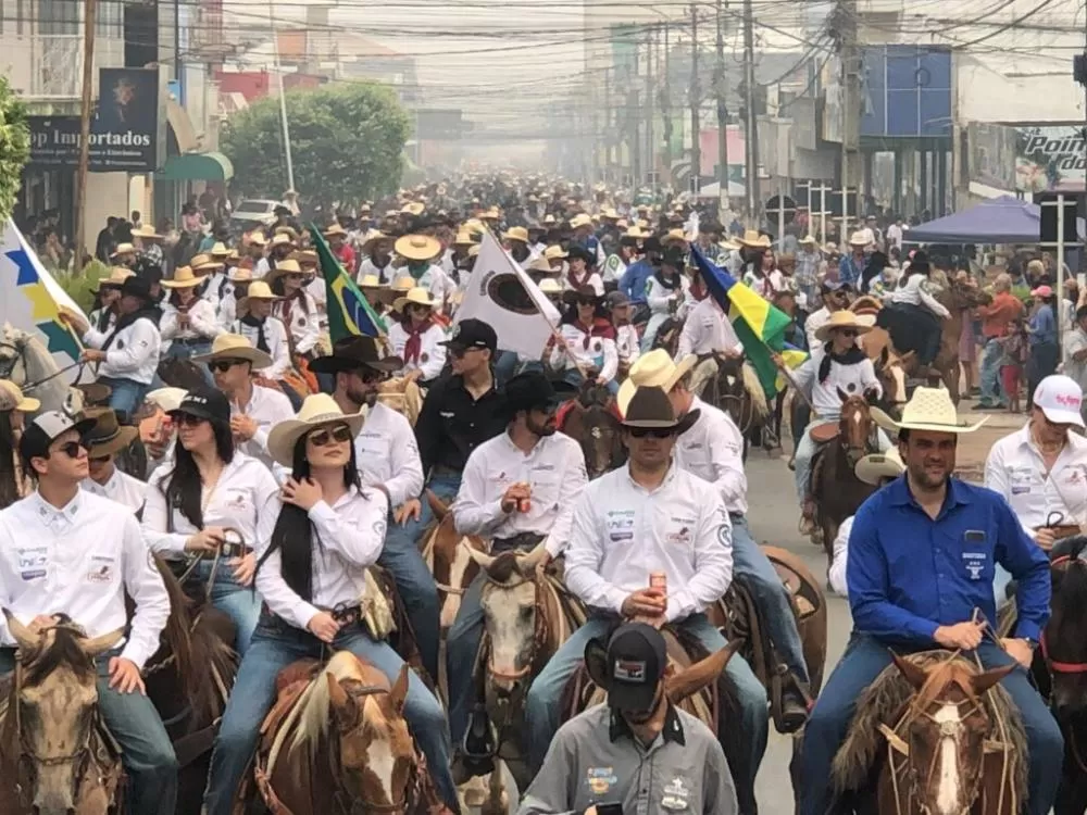 Cavalgada da Expojipa 2025 terá Queima do Alho e show nacional com Delley & Dorivan