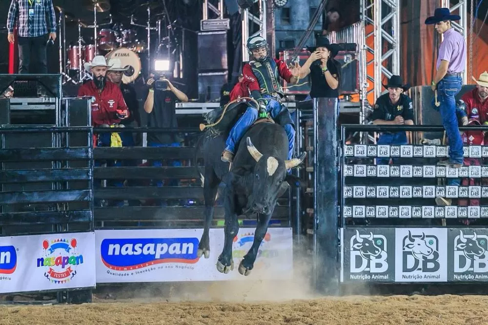 A tradição está de volta: Expojipa 2025 traz o maior rodeio com Cowboy de Aço Internacional, Team Roping e Barrel Racing, e mais de R$ 200 mil em prêmios