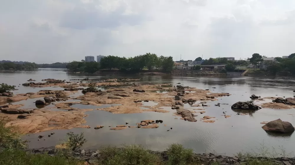 Rio Machado se aproxima do nível crítico em Ji-Paraná devido à seca em Rondônia