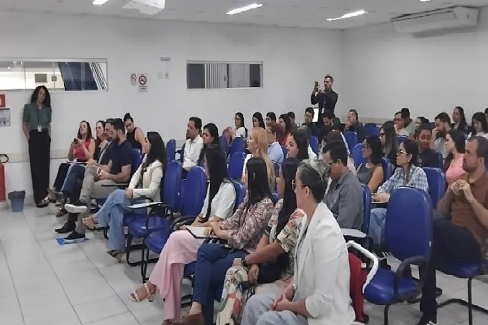 Médica em atendimento na Atenção Primária (Foto: Equipe Semusa)